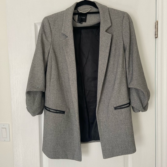 New Look Women’s Suit - Picture 2 of 3